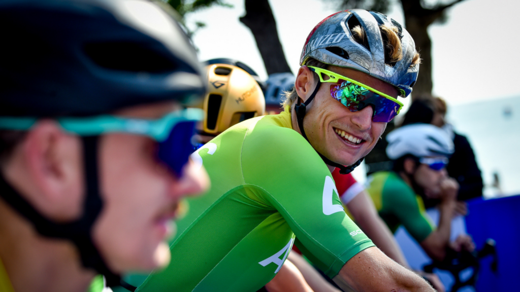 Hauser sets the pace in world title race ahead of Weihai showdown ...