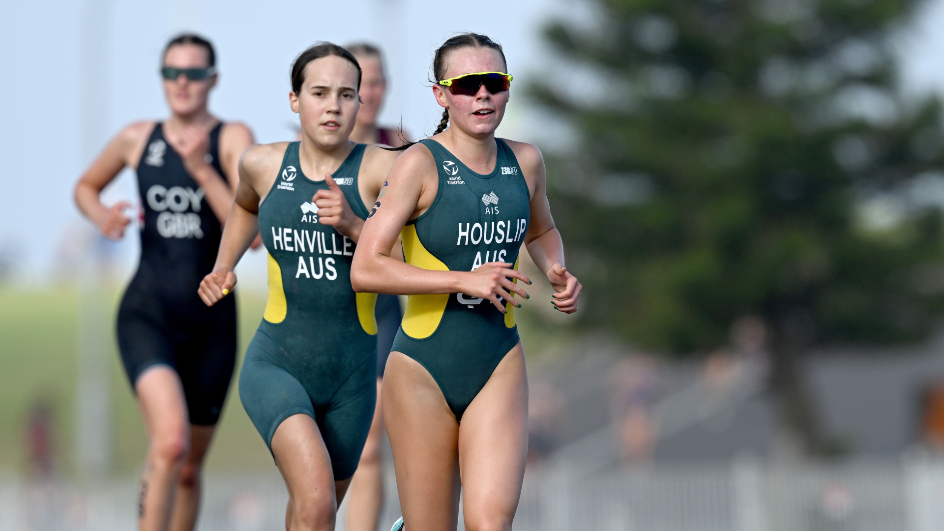 Junior Women Show Grit and Determination in Wild Wollongong Conditions on Day 2